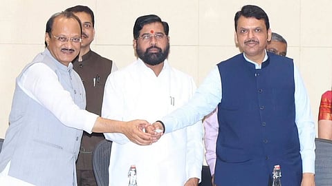 Chief Minister Devendra Fadnavis Cabinet meeting