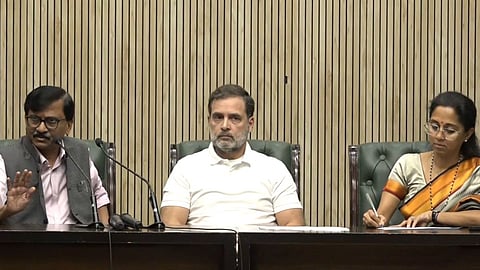 Rahul Gandhi Press Conference with supriya sule and sajay raut