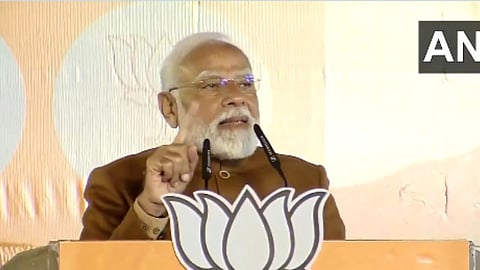 Delhi Election: शॉर्टकट राजकारणाचे 'शॉर्ट सर्किट झालं', काँग्रेस आणि 'आप' ला पंतप्रधान मोदींनी झोडपलं