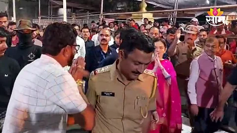 Mumbai Indians owner Nita Ambani Shirdi Sai Baba Darshan