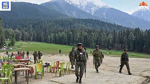Pahalgam Terror Attack: देशासोबत गद्दारी, २६ जणांचा जीव घेणाऱ्या दहशतवाद्यांना खायला अन् राहायला दिलं, विश्वासघातकी दोघांना बेड्या