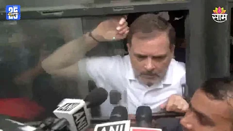 India Alliance Protest: राहुल गांधी, संजय राऊतांना पोलिसांनी घेतलं ताब्यात; इंडिया आघाडीचा मोर्चा रोखला| VIDEO