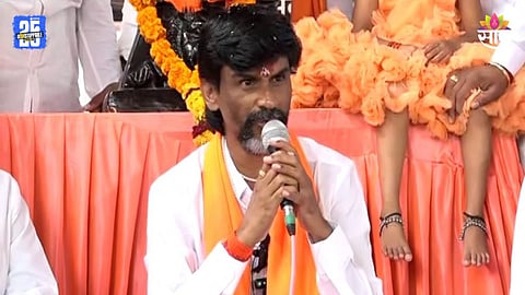 Manoj Jarange Patil: हिंदूंना आडवण्याचा प्रयत्न का? देवदेवतांना पुढे केले जातंय? मुंबईकडे निघण्याआधी मनोज जरांगेंचा मुख्यमंत्र्यांवर हल्लाबोल