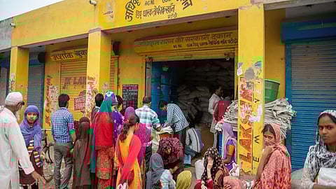 Ration Card Holder: राज्यातील 3 हजार रेशन कार्डधारकांना नाही मिळणार रेशन; काय आहे कारण?