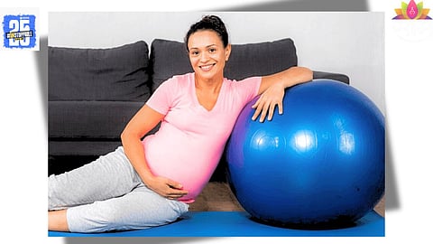 World Physiotherapy Day : बाळंतपणानंतर पाठदुखी, कमजोरी आणि डिप्रेशनमुळे त्रस्त आहात? मग फिजिओथेरपी ठरेल सगळ्यात बेस्ट ऑपशन