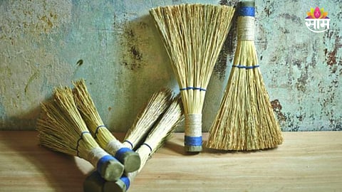 broom in house according to vastu shastra
