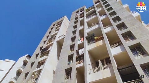 Girl Jumped From 8 Floor Of Building