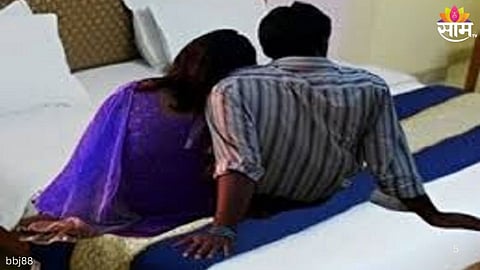 Shocking : बंद खोलीत नको त्या अवस्थेत सापडले दोन महिला अन् दोन पुरुष; पोलिसांनी दार उघडताच दृश्य बघून हादरलेच