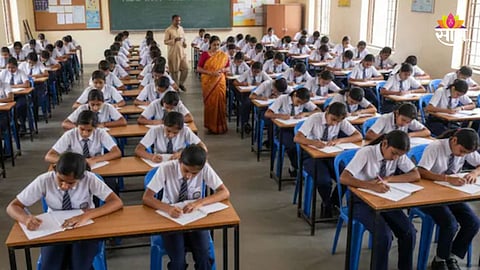 CBSE 12th Exam: सीबीएसईचा ७ देशांसाठी मोठा निर्णय, १२ वी बोर्डाच्या परीक्षा रद्द