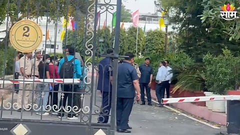 Car Entered Delhi Vidhan Sabha: