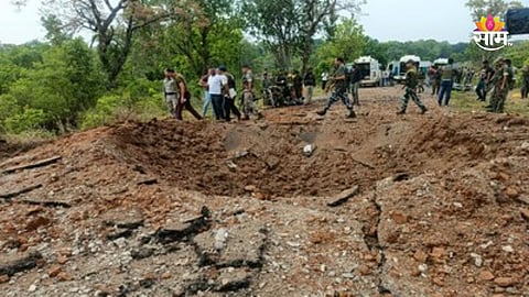 IED Blast : शक्तिशाली स्फोटात डीआरजीचे ३ जवान शहीद; नक्षलवाद्यांनी घडवून आणला हल्ला