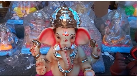 2000 idols of Lord Ganesha have been sent to America from Badlapur