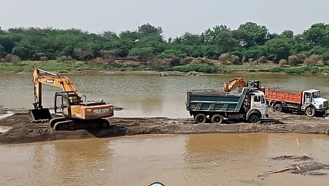 Illegal Sand Mining in Parbhani