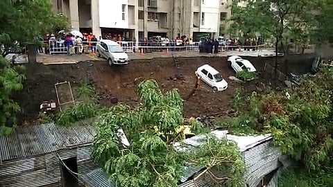 पुण्यातील कोंढव्यात भिंत कोसळून 15 जणांचा मृत्यू ; मुंबईमध्ये 24 तासांत घर किंवा भिंत कोसळण्याच्या 14 घटना