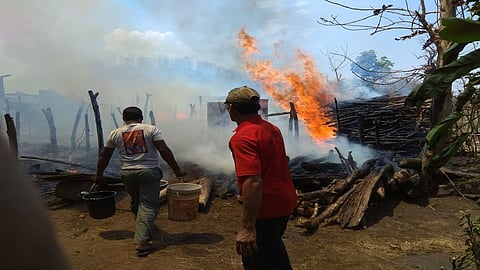 अमरावती: सीमांडोह परिसरात 50 घरांना भीषण आग; आगीत लाखोंचं नुकसान