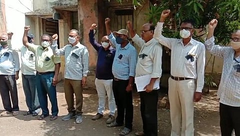 Maharashtra Jeevan Pradhikaran employees'