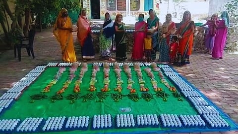 Nutritious food was distributed to pregnant women under Amrut Yojana