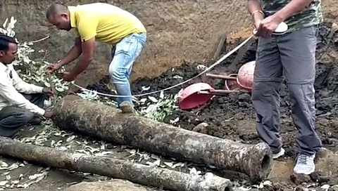 Two Cannons Found at Hadsar Durg