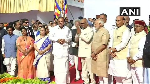 संसद भवन परिसरात पंतप्रधान नरेंद्र मोदींसह दिग्गज नेत्यांचं महामानवाला अभिवादन