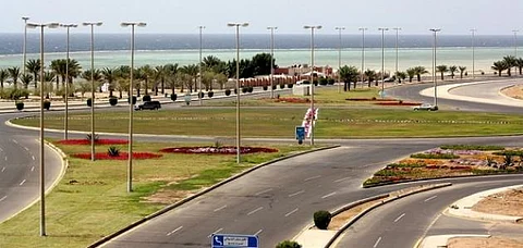 "مرور ينبع" يلقي القبض على قائد شاحنة بترولية كان يقودها بشكل متهور