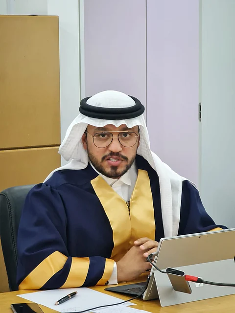 علاقة إدارات "الاتصال" ورأس الهرم الإداري بالمؤسسات ومدى فعاليتها.. دراسة بجامعة البحرين