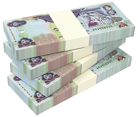 الإمارات.. سيدة تتورط في سداد ثمن سيارة لزوج صديقتها