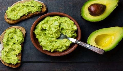 الأفوكادو يقلل من خطر الإصابة بمرض القلب