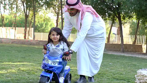 هذه قصة احتفال العالم بيوم السعادة وهذا ترتيب المملكة "تتقدم بخطى ثابتة"