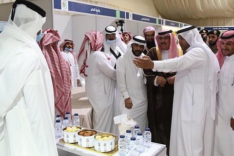 محافظ الدلم يفتتح مهرجان الخضار الأول بمشاركة 42 مزارعًا وشركة زراعية