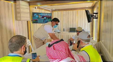 شاهد.. "صحة الطائف" تنفذ فرضية حريق وإخلاء 8 مرضى بمستشفى خاص