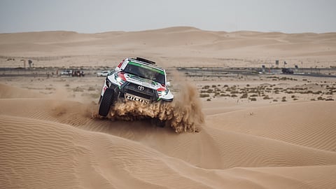 بالصور.. العالمي يزيد الراجحي يعلن جاهزيته التامة للمشاركة في رالي أبوظبي الصحراوي