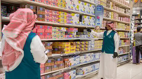 متابعة مستمرة من وزارة التجارة لضمان وفرة السلع الغذائية والمنتجات الرمضانية في الأسواق المحلية