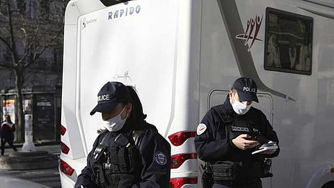 فرنسا.. إصابة شرطي في هجوم بسلاح أبيض بمارسيليا ومقتل المهاجم