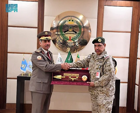 قائد القوات البرية السعودية يستقبل نظيره القطري