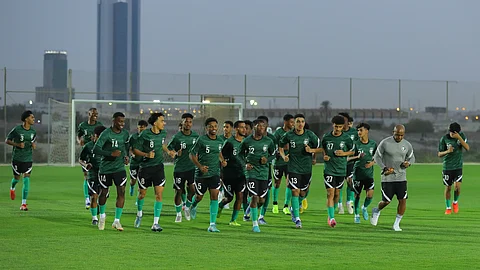 المنتخب السعودي تحت 20 عامًا يبدأ الإعداد بملعب الأمير محمد بن فهد بالشرقية