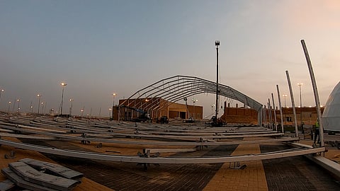 شاهد.. اللمسات الأخيرة لمعرض "دلني على الطيب" قبل انطلاقه الخميس بعنيزة