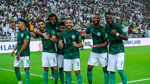 المنتخب السعودي يتأهل لنهائيات كأس العالم في قطر 2022 للمرة السادسة في تاريخه متصدرًا مجموعته
