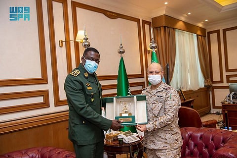 "الرويلي" يلتقي المفتش العام للقوات المسلحة السنغالية