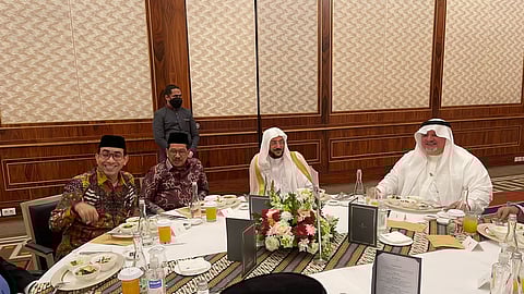 بالصور .. سفير خادم الحرمين بجاكرتا يحتفي بوزير الشؤون الإسلامية والوفد المرافق له