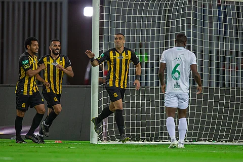 الاتحاد يواصل التربع على القمة .. الهلال يحافظ على الآمال .. والنصر يستمر بالمطاردة
