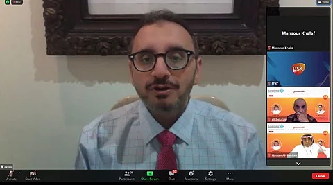 الدكتور نزار باهبري استشاري الأمراض الباطنية والأمراض المعدية