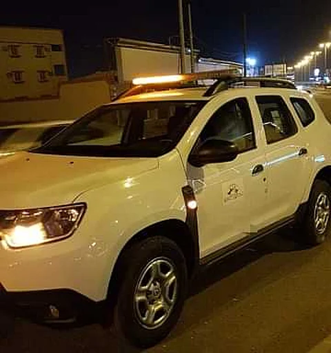 حراس الأمن ببلدية محايل يشكون تأخر رواتبهم.. البلدية تتدخل والشركة تصرف راتباً واحداً