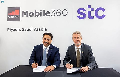 "الاتصالات السعودية" توقّع اتفاقية استضافة مؤتمر Mobile 360