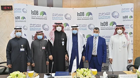 الجاسر والراجحي وقعا اتفاقية لنقل الخبرات والمعرفة والتقنية في طب العيون