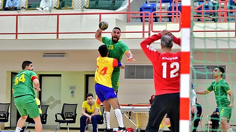 جانب من منافسات الدوري الممتاز لكرة اليد