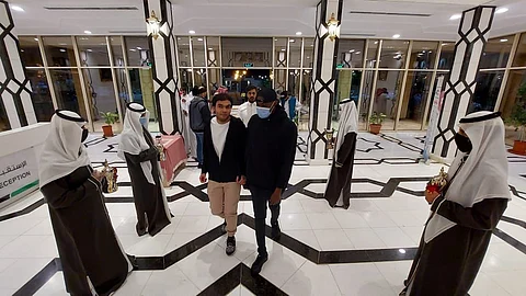 منسوبو جمعية "كفيف" يحضرون مباراة الاتحاد والشباب