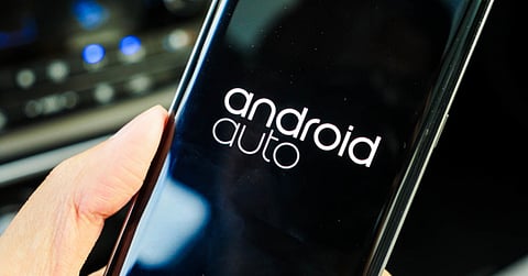 "جوجل" تطرح تحديثًا لتطبيقها الخاص بالسيارات يكشف لك "العيوب"