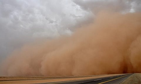 بينها الرياض.. "الأرصاد": استمرار تأثير الرياح النشطة المُثيرة للأتربة والغبار على هذه المناطق