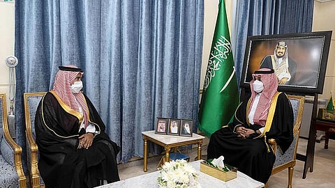 تركي بن هذلول يناقش سير العمل في القوة الخاصة لأمن الطرق بنجران