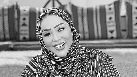 الفنانة العُمانية شمعة محمد